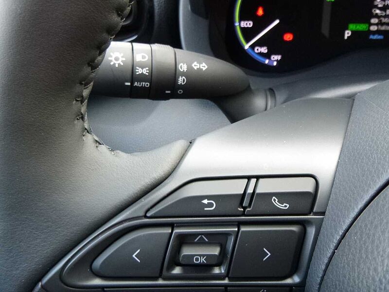 Toyota Yaris Cross 1.5 Hybrid Adventure - Navi, LED, SHZ, HUD