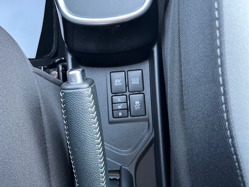 Toyota Yaris 1.5 Hybrid Y20 Club - BT, SZ, Klima .. . wenig KM