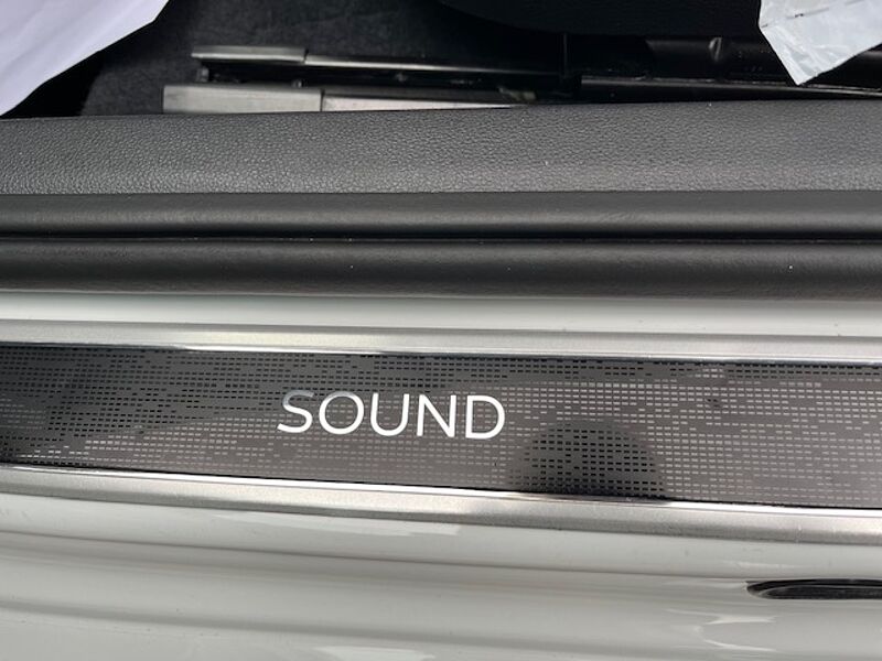 Volkswagen New Beetle Cabriolet 1.4 TSI Sound - Navi, PDC, Alu, Bi-Xenon, SZ