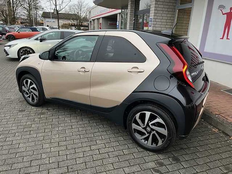 Toyota Aygo X Team Deutschland - Automatik - Navi, LED