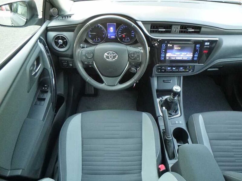 Toyota Auris 1.2 Turbo Team Deutschland - Keyfree, CAM, SHZ, BT .. . -