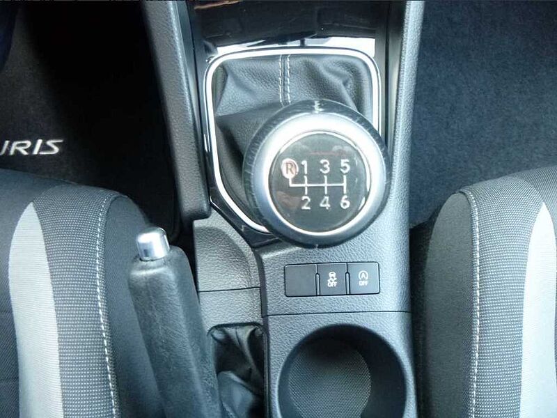 Toyota Auris 1.2 Turbo Team Deutschland - Keyfree, CAM, SHZ, BT .. . -