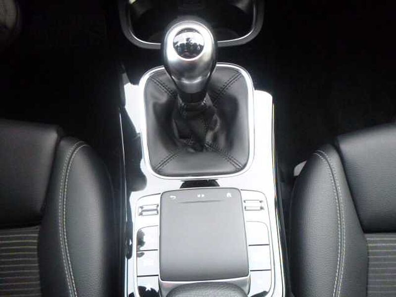 Mercedes-Benz A 200 - Navi, PDC, SHZ, Mult. B.-LED, Alu