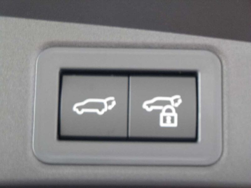 Toyota Corolla Touring Sports - 2.0 Hybrid Style  - Navi, PDC, KEY