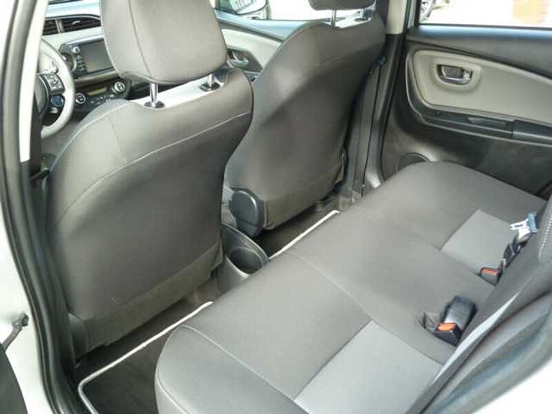 Toyota Yaris Hybrid Team Deutschland - SHZ, CAM,  Alu,  BT