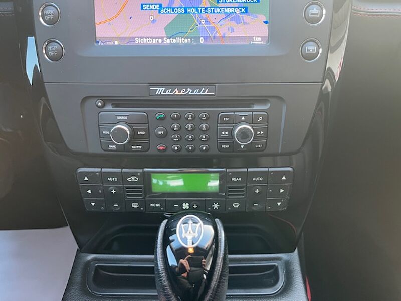 Maserati Quattroporte V Automatik - NAVI, BOSE, SZ, PDC .. . -