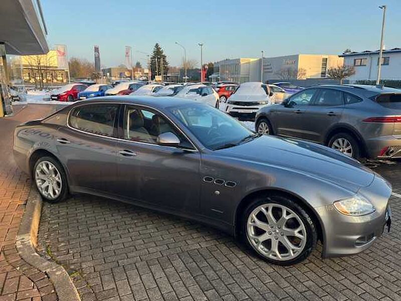 Maserati Quattroporte V Automatik - NAVI, BOSE, SZ, PDC .. . -
