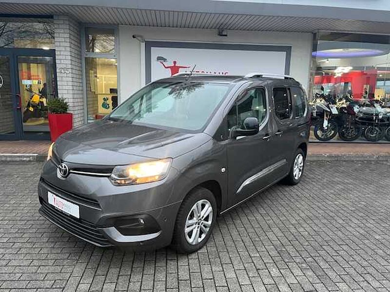 Toyota Proace Verso 1.5 D-4D L1 City Team Deutschland - Pano, Navi