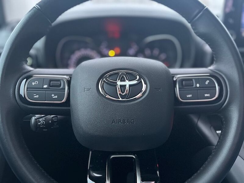 Toyota Proace Verso 1.5 D-4D L1 City Team Deutschland - Pano, Navi