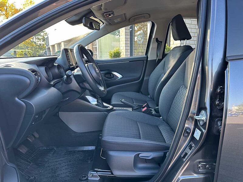 Toyota Yaris Team Deutschland 1.5 - NAVI, LED, SH, BT