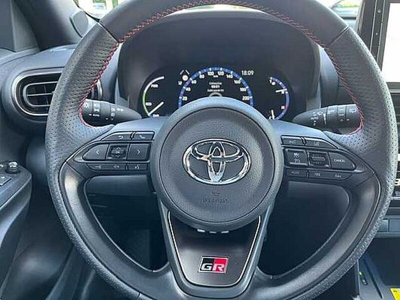 Toyota Yaris Cross 1.5 GR Sport Hybrid -  LED, Navi, el. Heckkl. , SZ