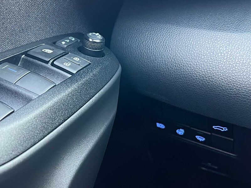 Toyota Yaris Cross 1.5 GR Sport Hybrid -  LED, Navi, el. Heckkl. , SZ