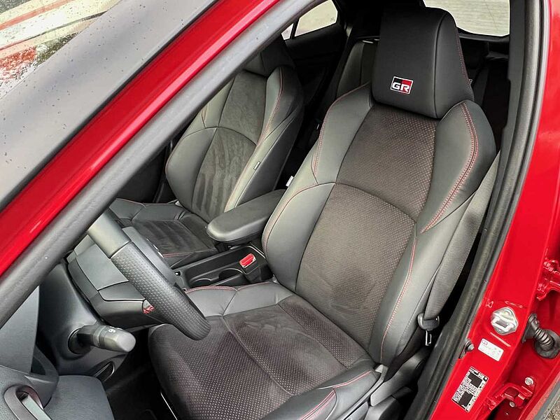 Toyota Yaris Cross 1.5 GR Sport Hybrid -  LED, Navi, el. Heckkl. , SZ