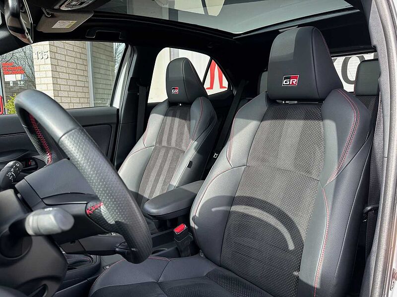 Toyota Yaris Cross 1.5 Hybrid GR Sport - NAVI, HEAD, PANO .. .