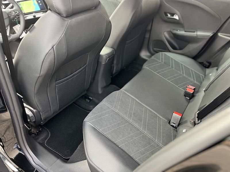 Opel Corsa 1.2T GS Black Edition - Autom. - Massage, Navi, SZ, LED, TL, PDC