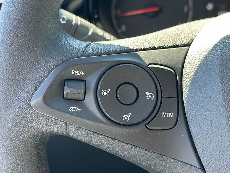 Opel Corsa 1.2 - BT, LED, SHZ, Klima .. . wenig KM