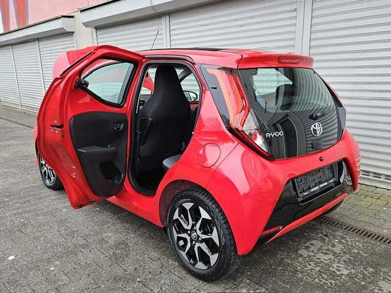 Toyota Aygo X Sky Air - Navi, LED, Alu, Klima, BT .. . wenig km