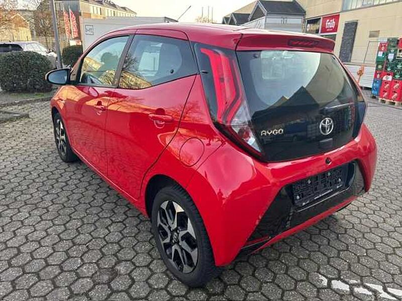 Toyota Aygo X - Team Deutschland - Navi, LED, Alu, Klima