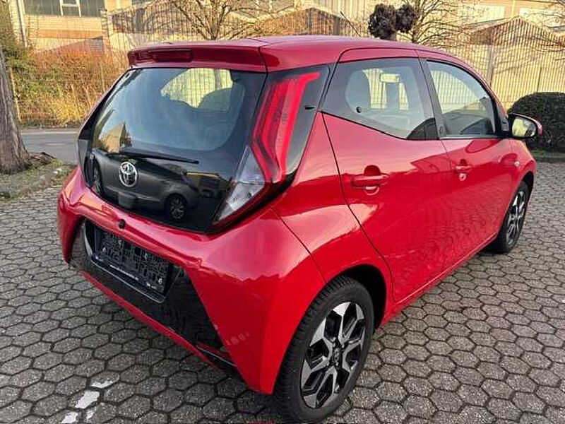 Toyota Aygo X - Team Deutschland - Navi, LED, Alu, Klima