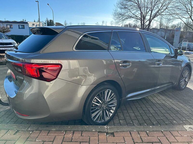 Toyota Avensis Touring Sports 1.8 - Navi, Standhz. , AHK, Leder, LED, SHZ, BT-FSA