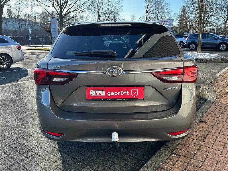 Toyota Avensis Touring Sports 1.8 - Navi, Standhz. , AHK, Leder, LED, SHZ, BT-FSA