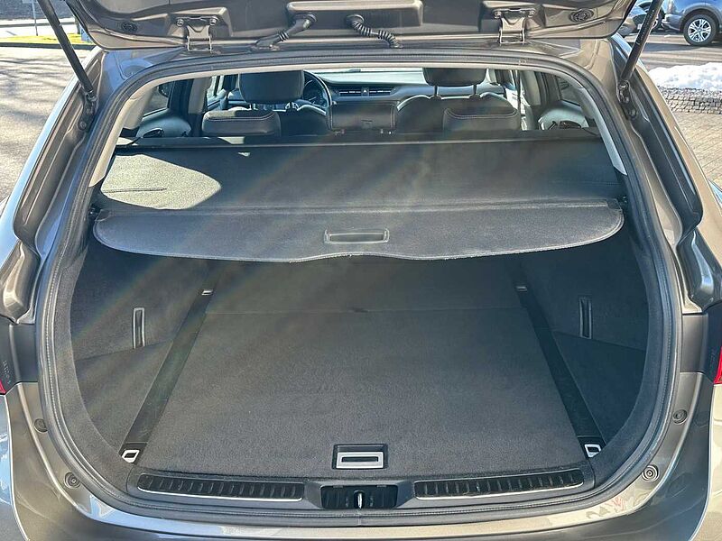 Toyota Avensis Touring Sports 1.8 - Navi, Standhz. , AHK, Leder, LED, SHZ, BT-FSA