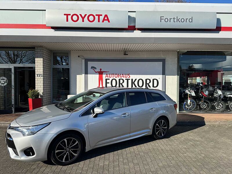 Toyota Avensis Touring Sports TD 1.8 - Navi, AHK, LED, SZ