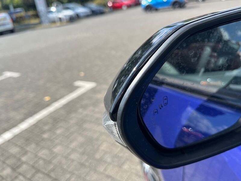 Toyota Yaris Hybrid 1.5 GR SPORT - LED, NAVI, PDC, SZ