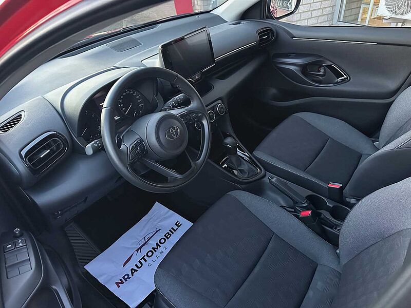 Toyota Yaris 1.5 Automatik Style Selection  - LED, Navi, SZ