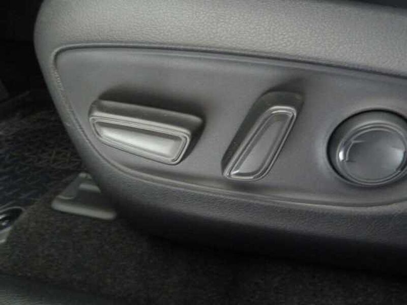 Toyota RAV4 Hybrid Style AWD 4x4 - AHK, LED, BT, Navi, PDC