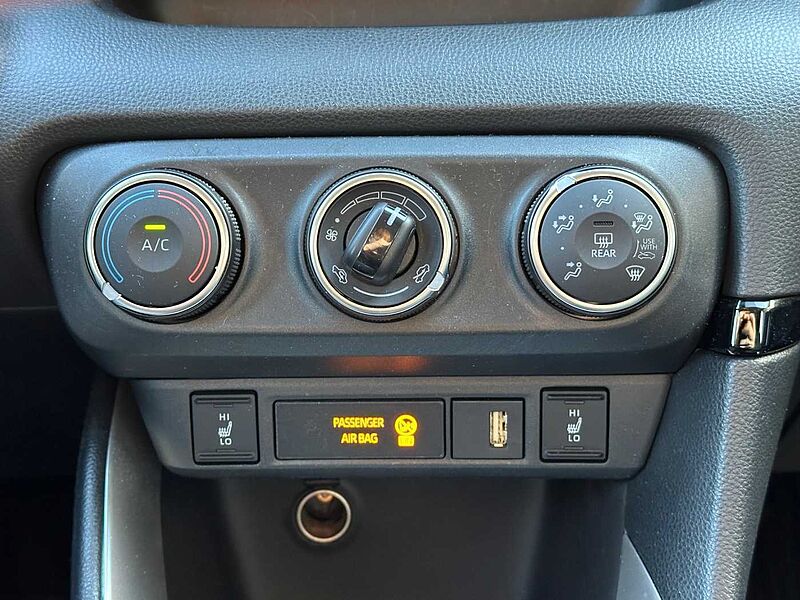 Toyota Yaris Team Deutschland 1.5 - NAVI, LED, SH, BT