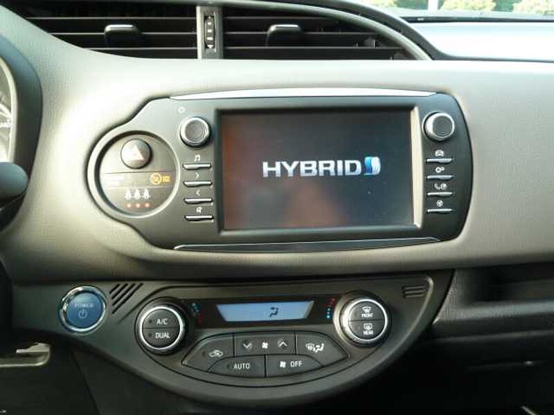 Toyota Yaris Hybrid Team Deutschland - SHZ, CAM, Alu, BT