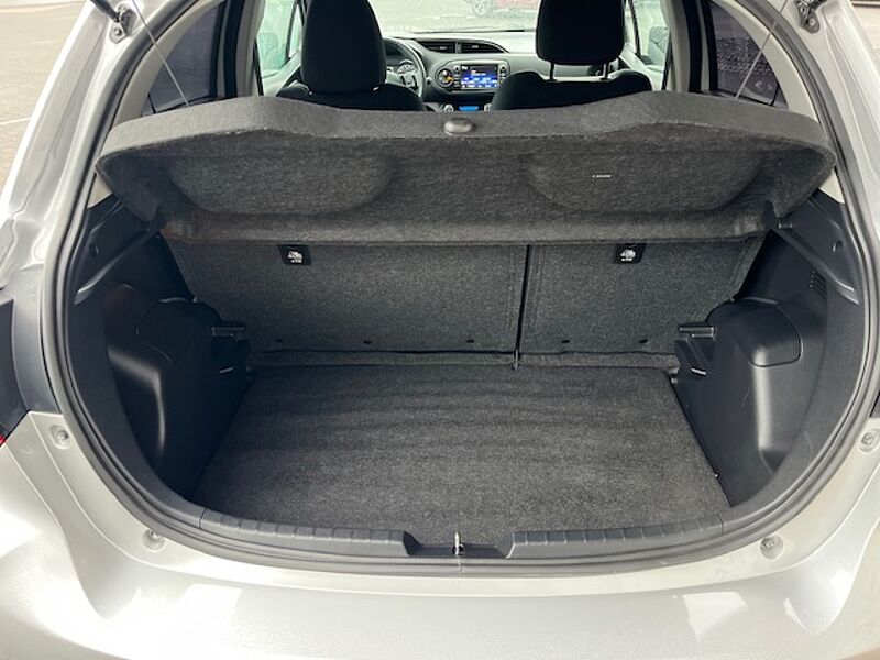 Toyota Yaris Hybrid Team Deutschland - SHZ, CAM, Alu, BT