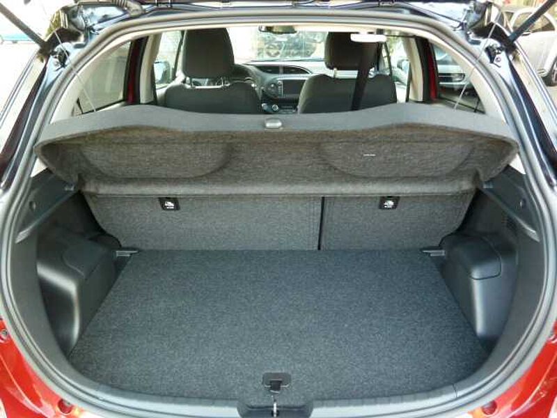 Toyota Yaris Hybrid Style - Navi, Alu, Safety S. , SZ, Keyless, BT