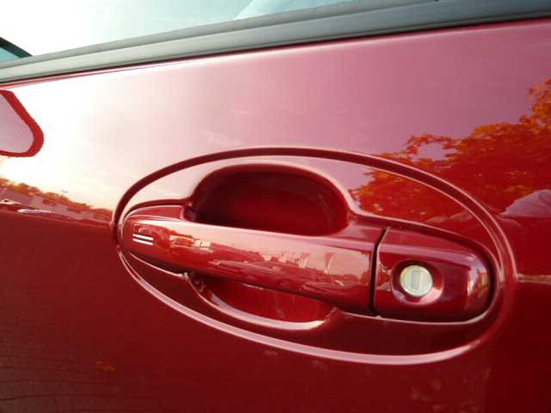 Toyota Yaris Hybrid Style - Navi, Alu, Safety S. , SZ, Keyless, BT