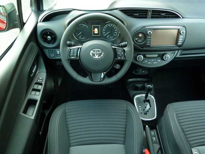 Toyota Yaris Hybrid Style - Navi, Alu, Safety S. , SZ, Keyless, BT