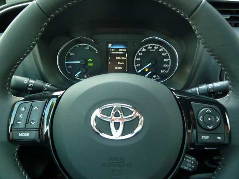 Toyota Yaris Hybrid Style - Navi, Alu, Safety S. , SZ, Keyless, BT