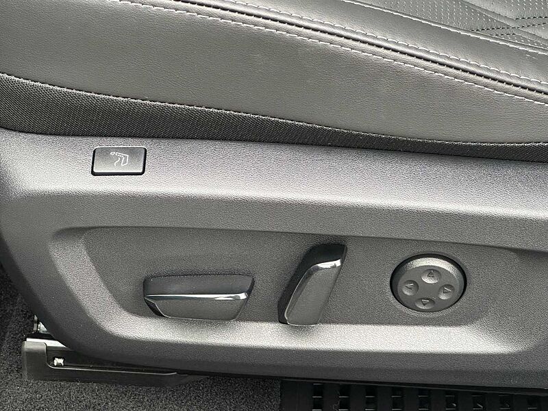 Nissan Qashqai 1.3MHEV Tekna Plus + XTronic - Facelift Pano, Bose, 20'