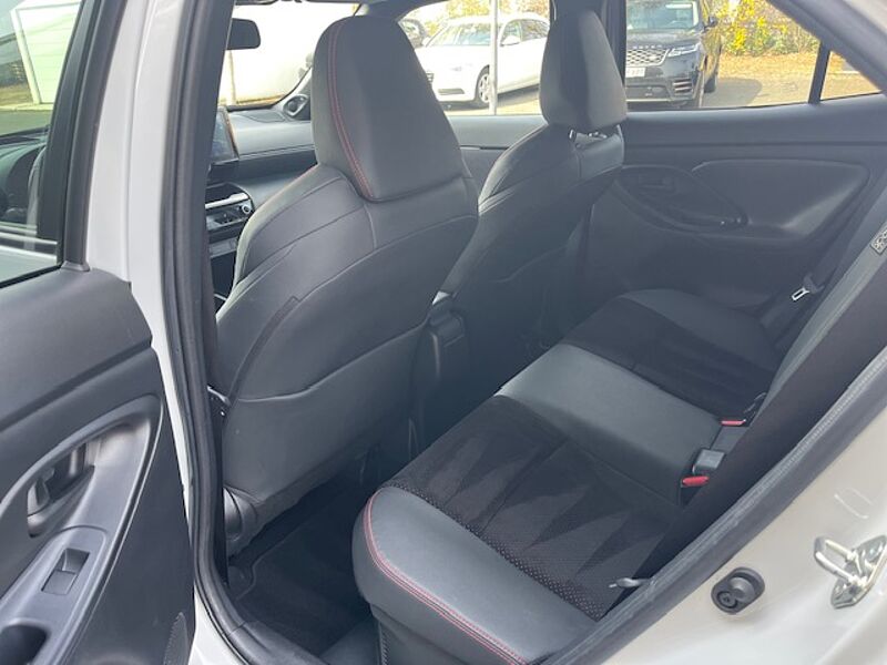 Toyota Yaris Cross 1.5 Hybrid GR Sport - HEAD. , JBL, elektr. Heckkl. , LED .. .