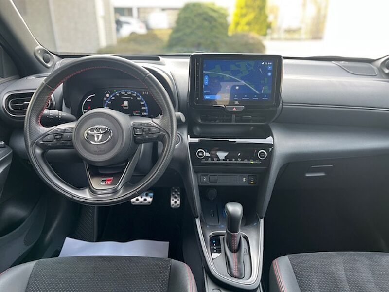 Toyota Yaris Cross 1.5 Hybrid GR Sport - HEAD. , JBL, elektr. Heckkl. , LED .. .