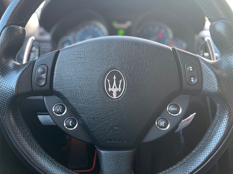Maserati Quattroporte V Automatik - NAVI, BOSE, SZ, PDC .. . -