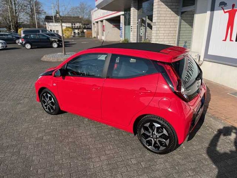 Toyota Aygo X Sky Air - Navi, LED, Alu, Klima, BT .. . wenig km