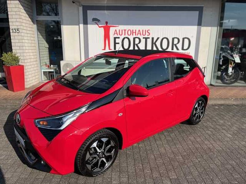 Toyota Aygo X Sky Air - Navi, LED, Alu, Klima, BT .. . wenig km