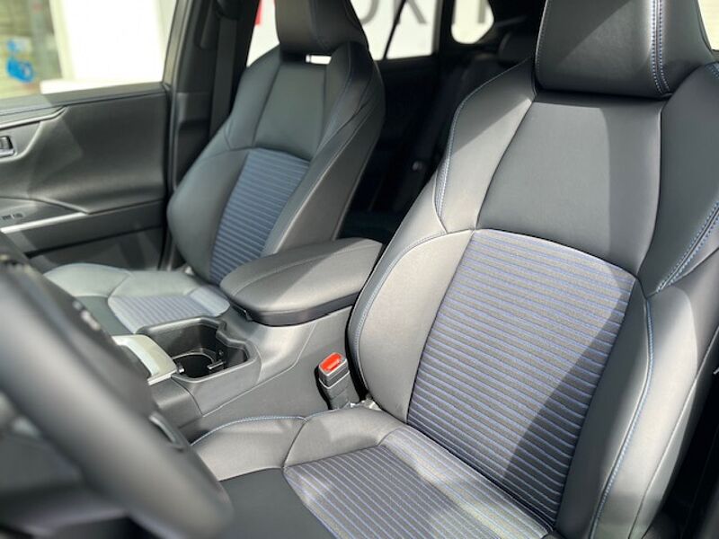 Toyota RAV4 Hybrid Style AWD 4x4 - AHK, LED, BT, Navi, PDC