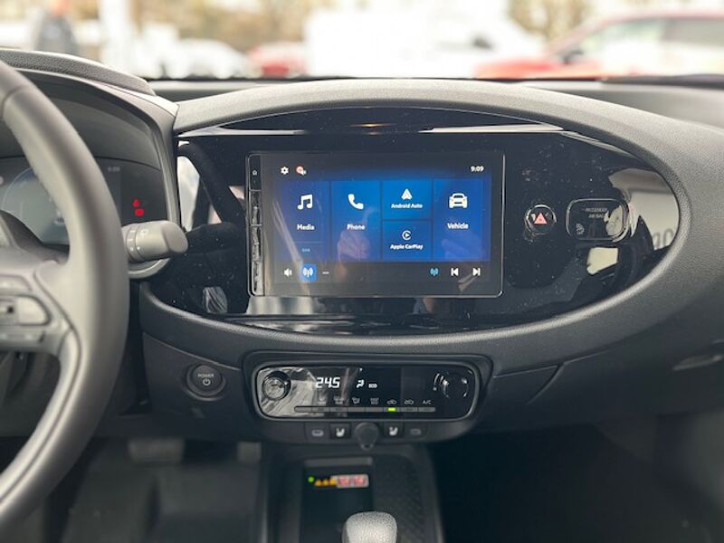 Toyota Aygo X Hybrid - Comfort - Automatik - Navi, LED