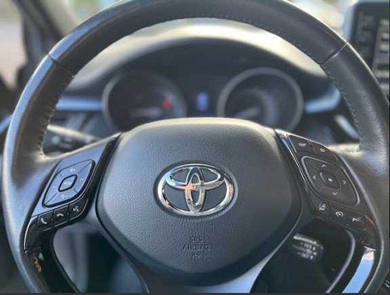 Toyota C-HR 2.0 Hybrid Team D - SH, Bhz. Lenkr. , Parkass. , Navi, LED .. .