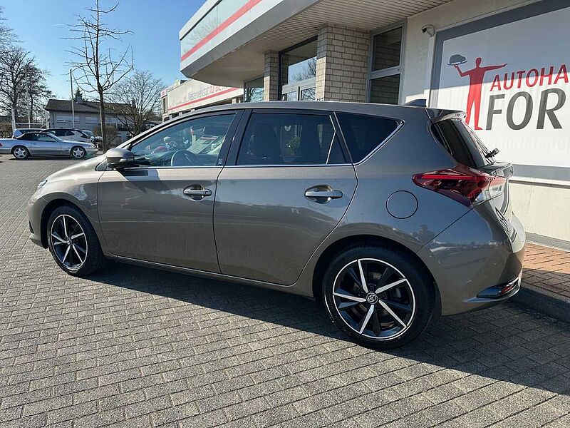 Toyota Auris 1.2 Turbo Team Deutschland - Keyfree, CAM, SHZ, BT .. . -