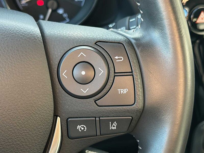 Toyota Auris 1.2 Turbo Team Deutschland - Keyfree, CAM, SHZ, BT .. . -