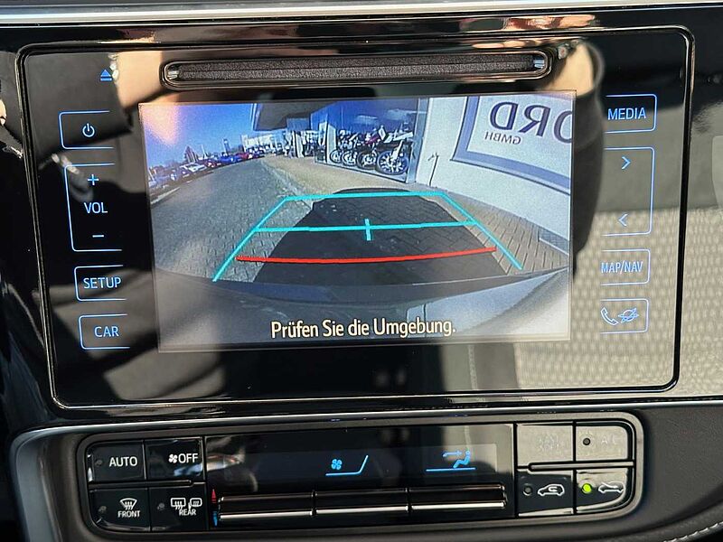 Toyota Auris 1.2 Turbo Team Deutschland - Keyfree, CAM, SHZ, BT .. . -