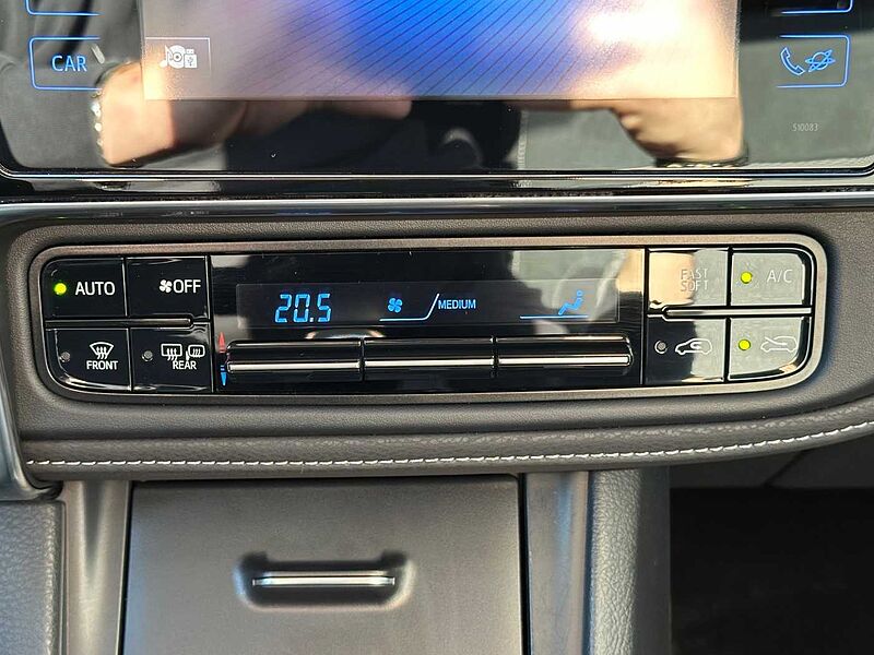 Toyota Auris 1.2 Turbo Team Deutschland - Keyfree, CAM, SHZ, BT .. . -